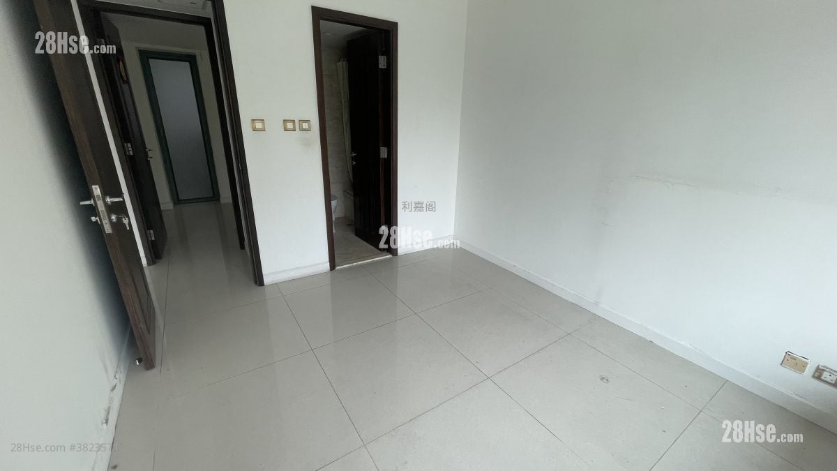 Meridian Hill Sell 4 Bedrooms , 3 Bathrooms 1,614 ft²