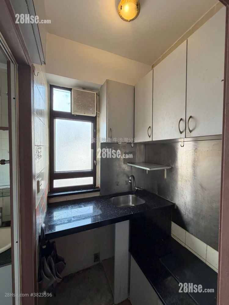 Hing Yip Building Sell 1 Bathroom 271 ft²