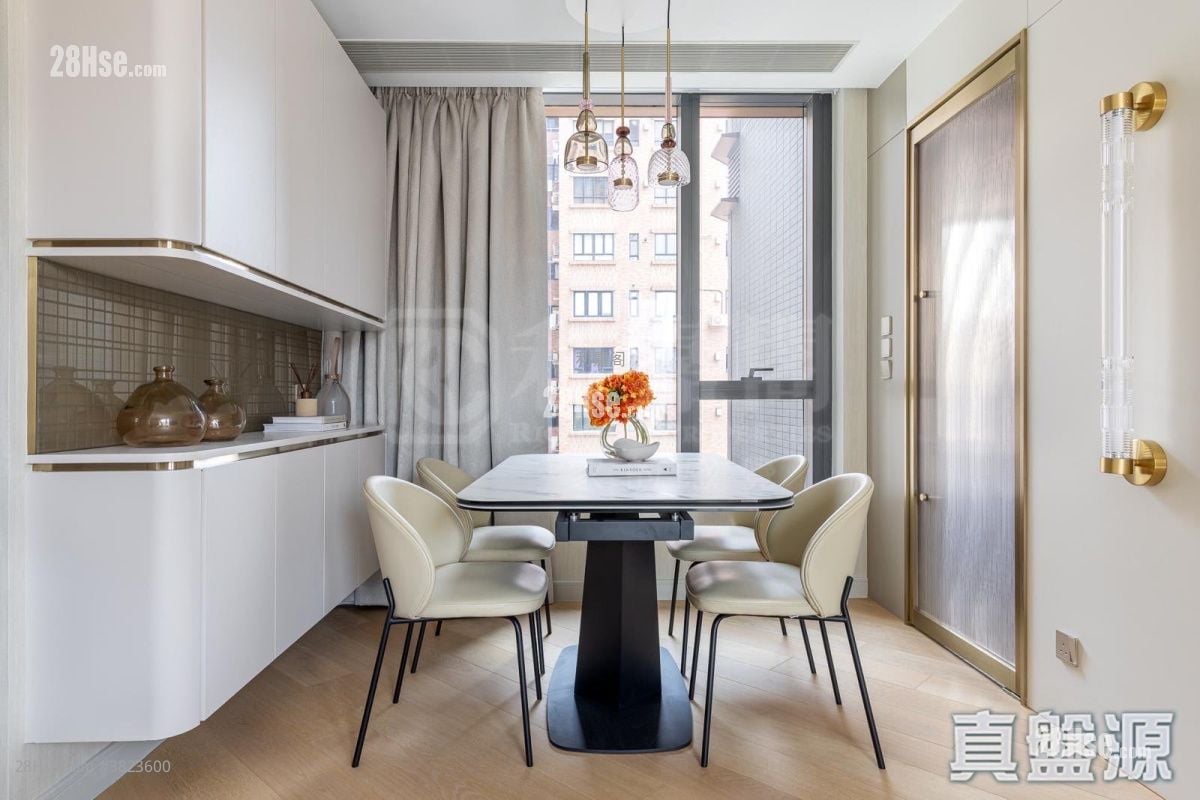 128 Waterloo 售盤 2 房 , 1 浴室 579 平方呎