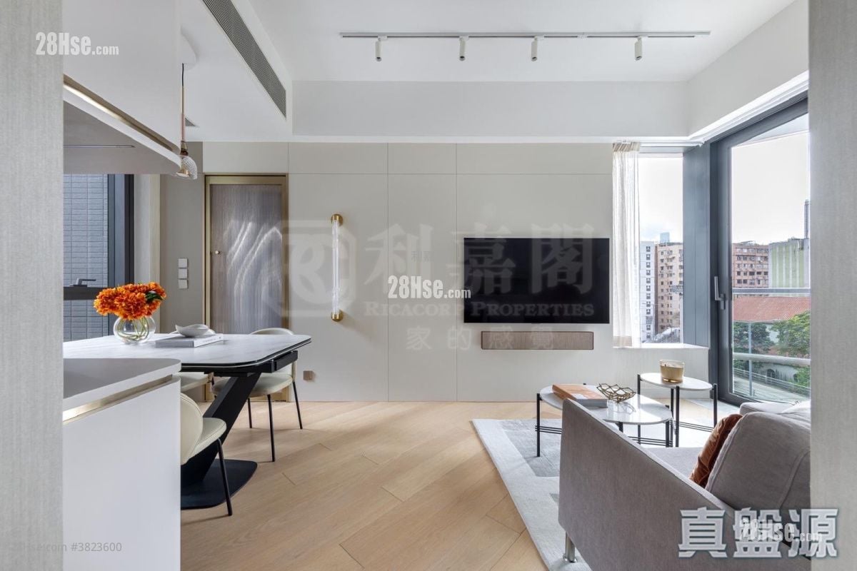 128 Waterloo 售盤 2 房 , 1 浴室 579 平方呎