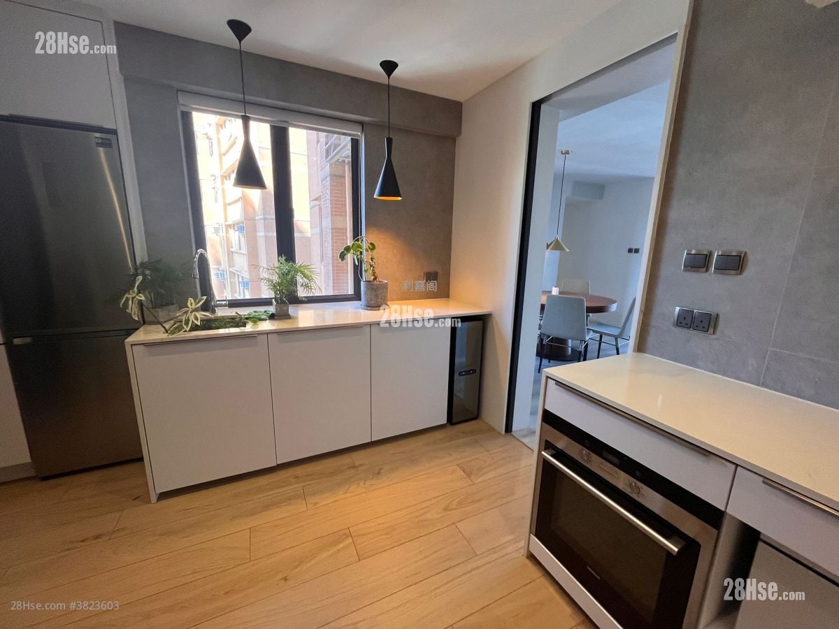 Wylie Court Sell 3 Bedrooms , 2 Bathrooms 1,383 ft²