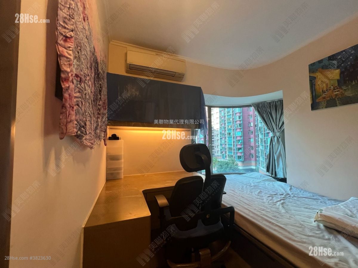 King's Park Villa Sell 3 Bedrooms , 2 Bathrooms 932 ft²