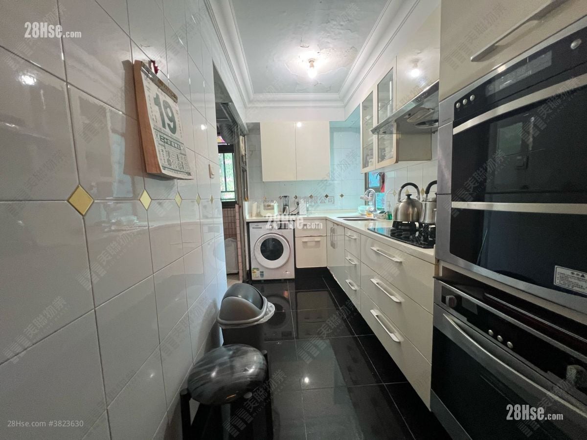 King's Park Villa Sell 3 Bedrooms , 2 Bathrooms 932 ft²