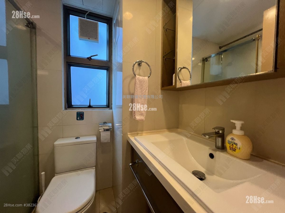 King's Park Villa Sell 3 Bedrooms , 2 Bathrooms 932 ft²