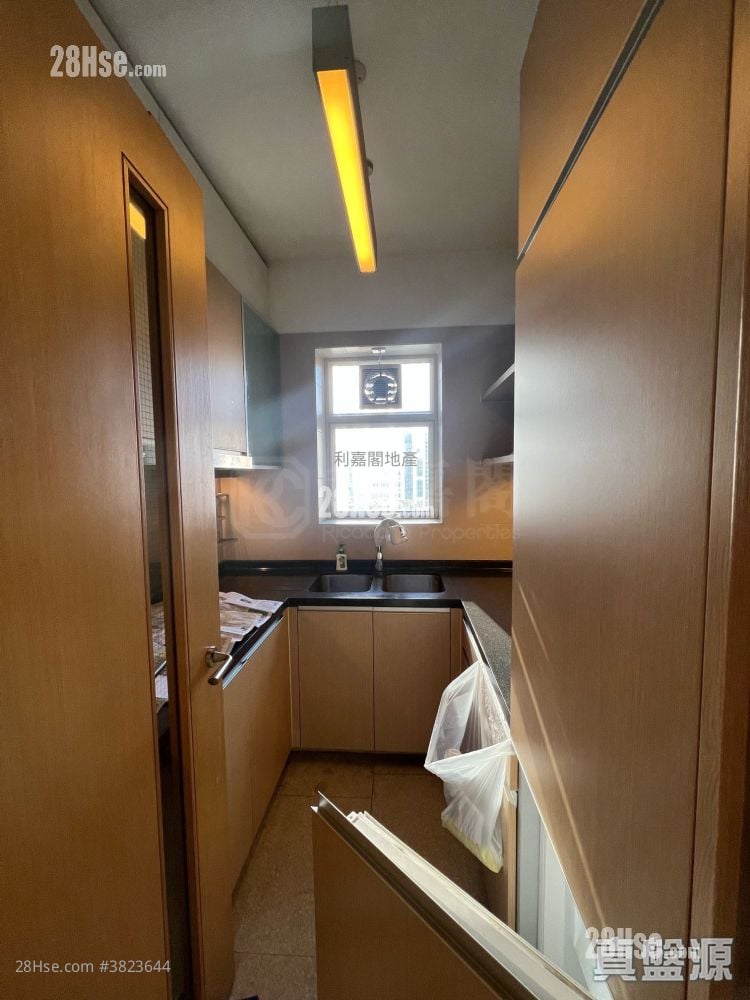 Island Lodge Sell 3 Bedrooms , 2 Bathrooms 802 ft²