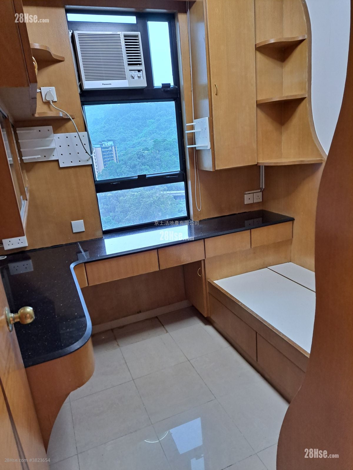 Holford Gardens Rental 2 Bedrooms , 1 Bathroom 482 ft²