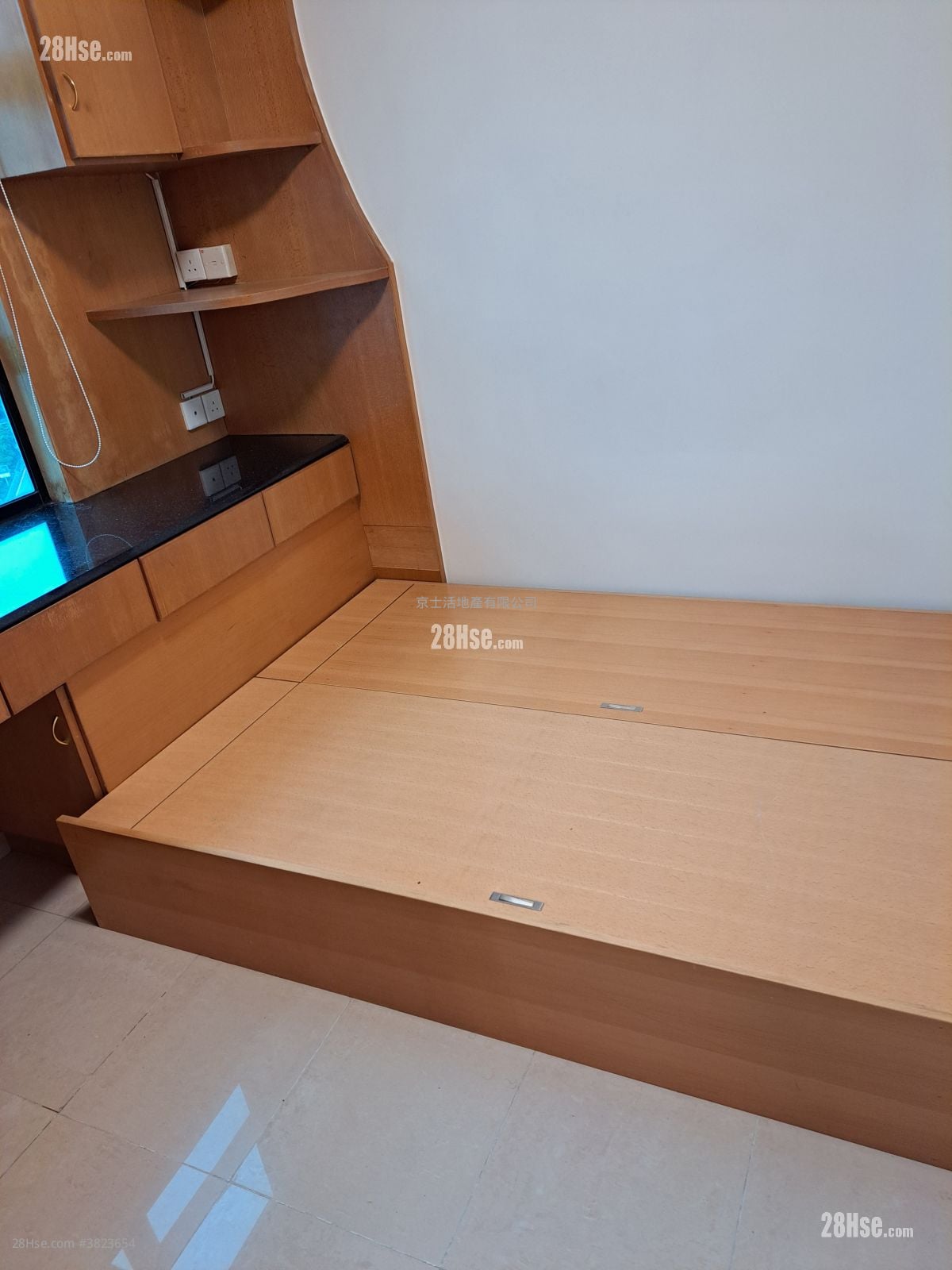 Holford Gardens Rental 2 Bedrooms , 1 Bathroom 482 ft²