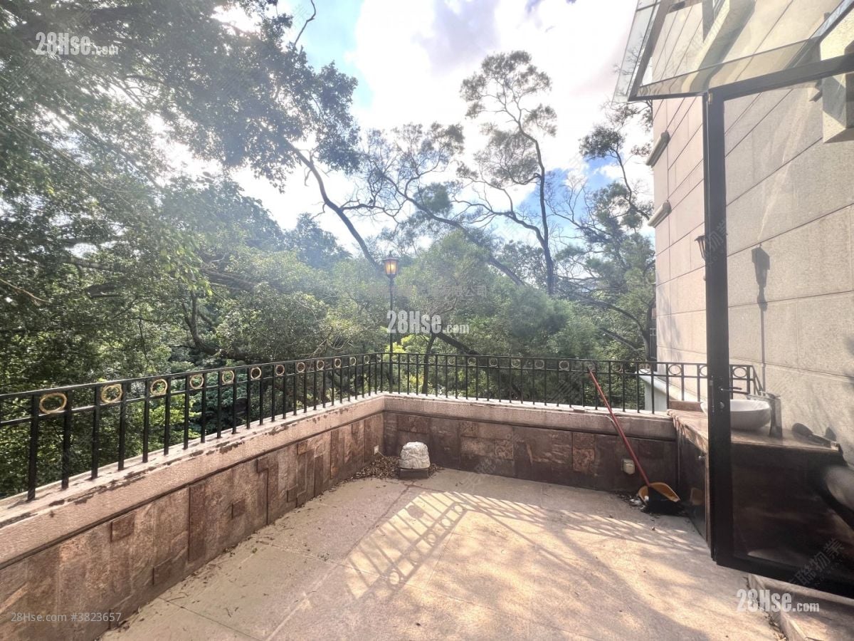 King's Park Hill Sell 4 Bedrooms 2,207 ft²