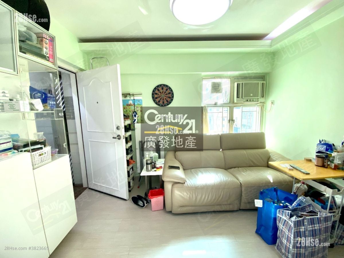 Shun On Building Sell 2 Bedrooms , 1 Bathroom 320 ft²