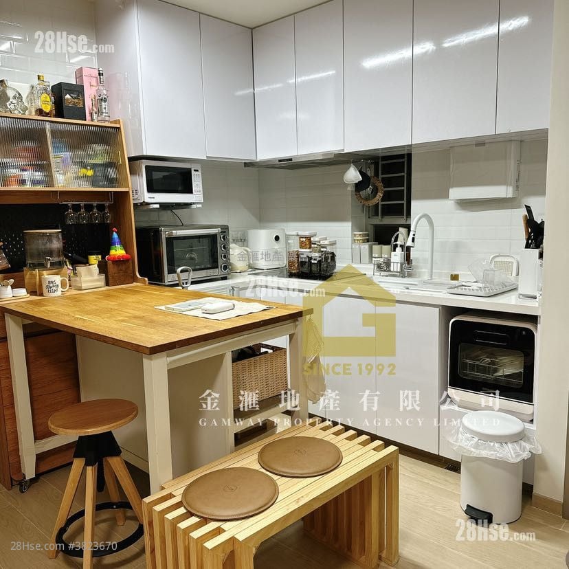 Kai Cheung Court Sell 1 Bedroom , 1 Bathroom 399 ft²