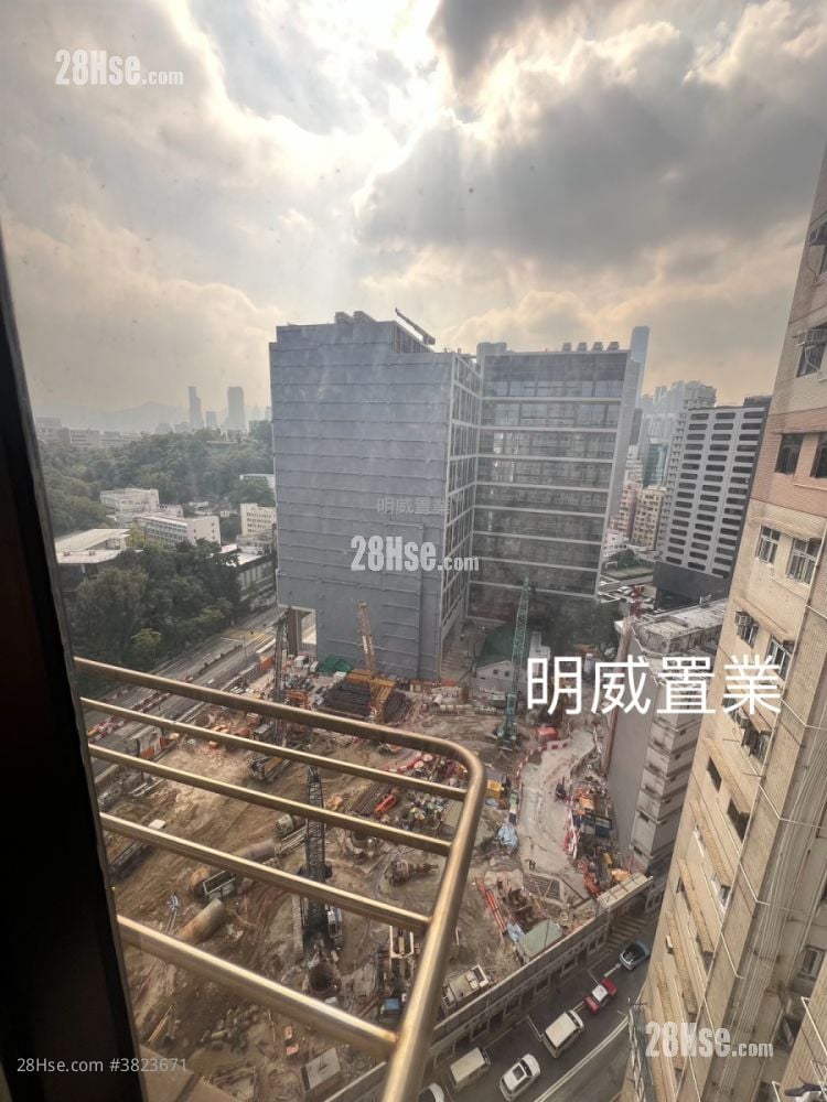 Yan On Building Sell 3 Bedrooms , 1 Bathroom 606 ft²