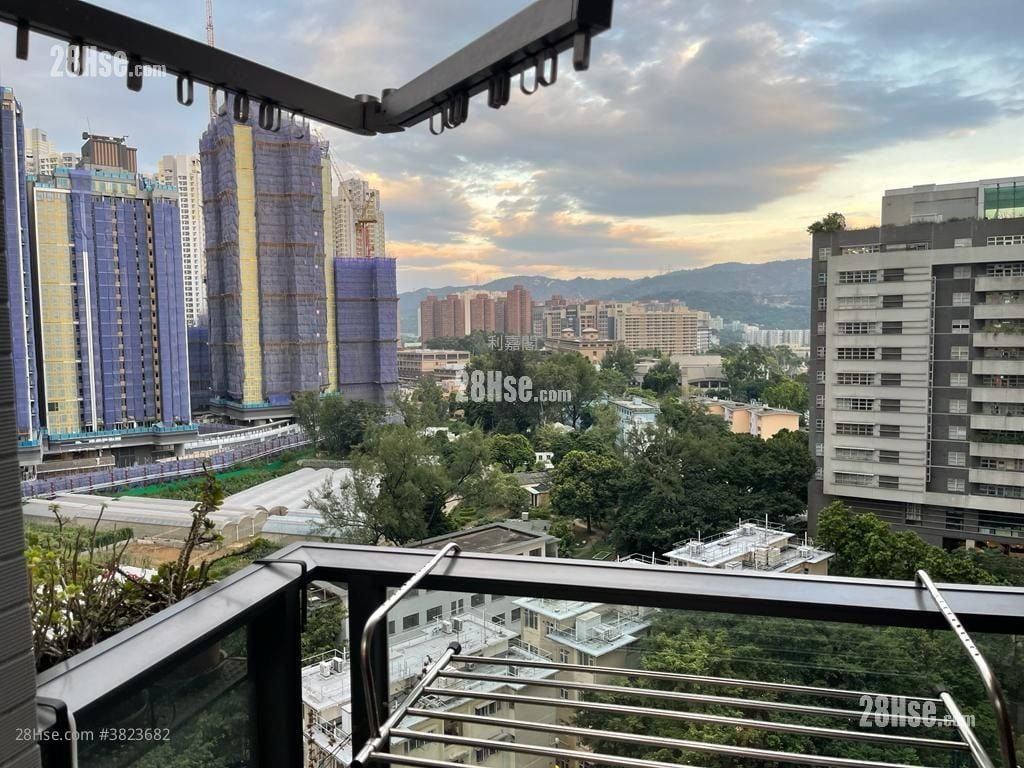 View: Ori Sell 3 Bedrooms , 1 Bathroom 627 ft²
