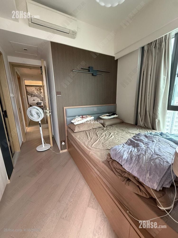 The Yoho Hub Sell 3 Bedrooms , 2 Bathrooms 639 ft²