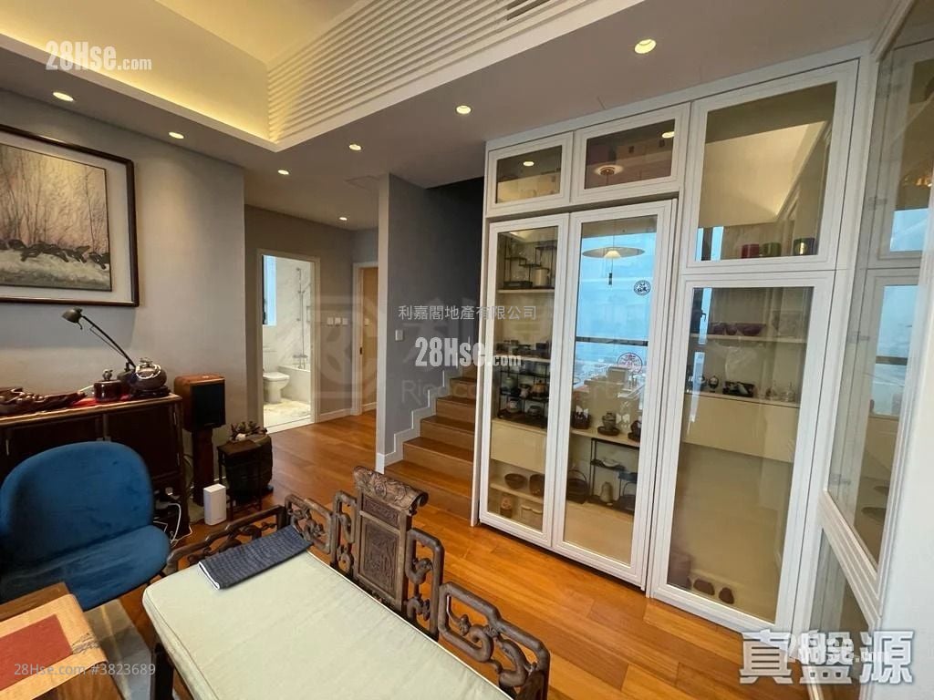 Kensington Hill Sell 4 Bedrooms 2,277 ft²