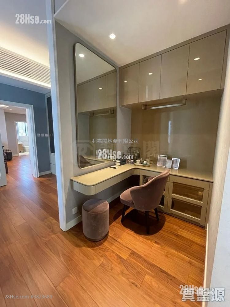 Kensington Hill Sell 4 Bedrooms 2,277 ft²