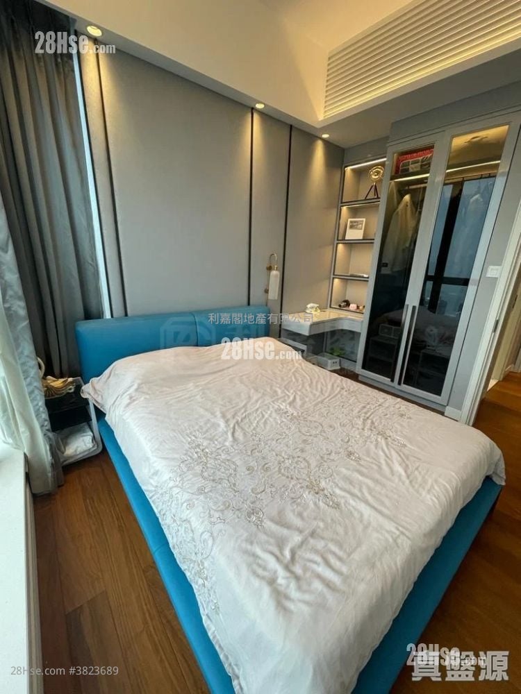 Kensington Hill Sell 4 Bedrooms 2,277 ft²