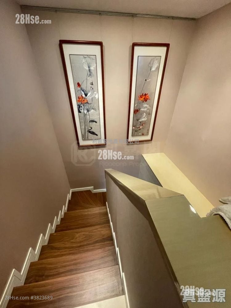 Kensington Hill Sell 4 Bedrooms 2,277 ft²