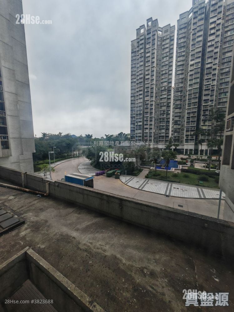 Kingswood Villas Sell 3 Bedrooms , 1 Bathroom 548 ft²