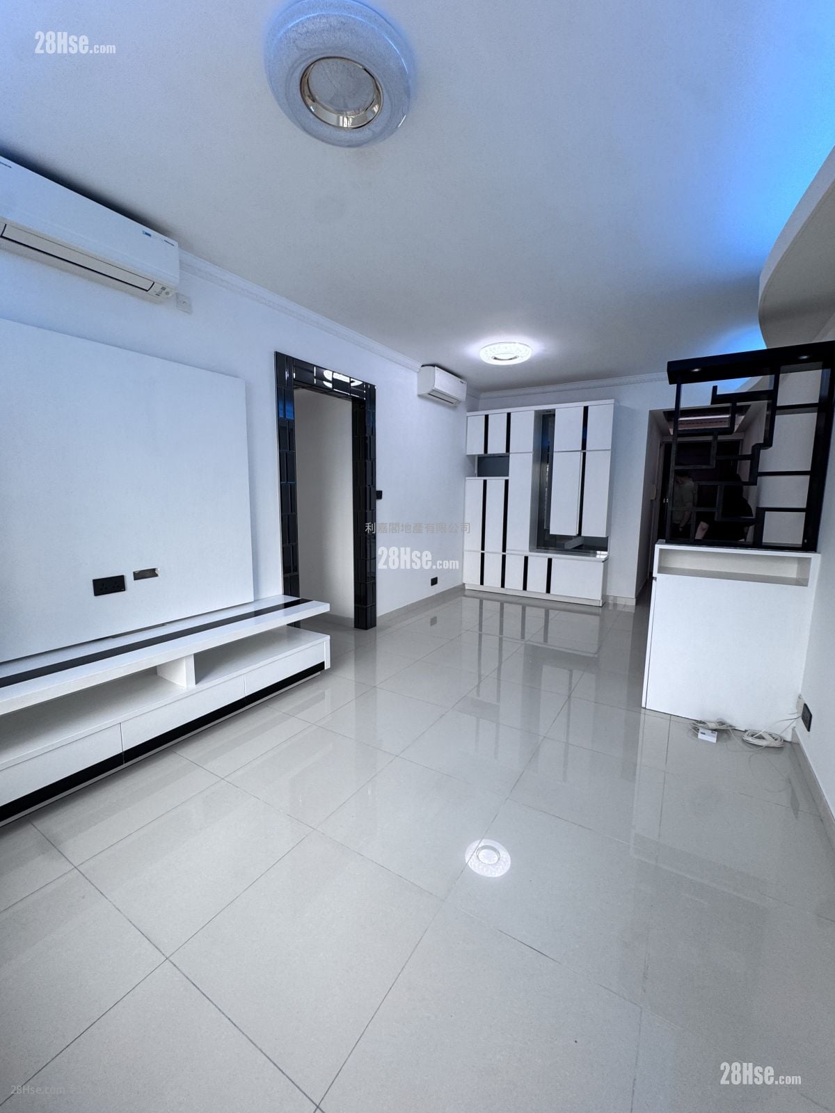 Sorrento Rental 2 Bedrooms , 1 Bathroom 853 ft²