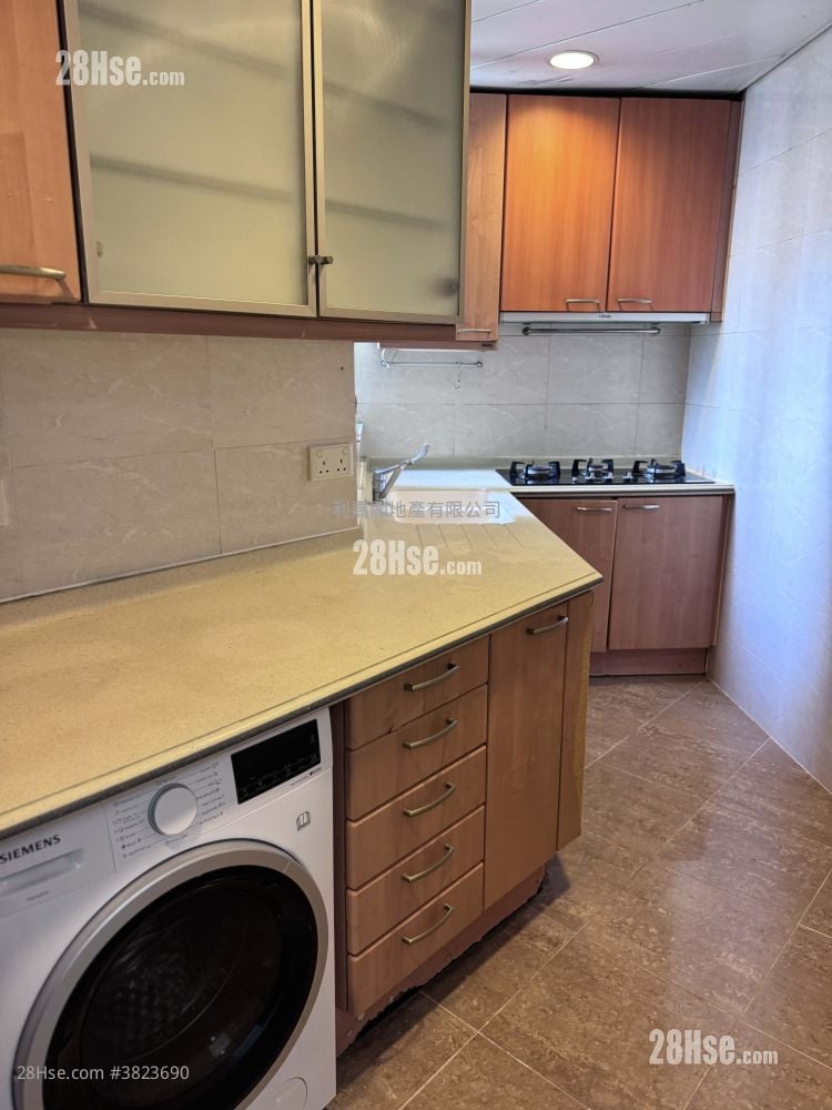 Sorrento Rental 2 Bedrooms , 1 Bathroom 853 ft²