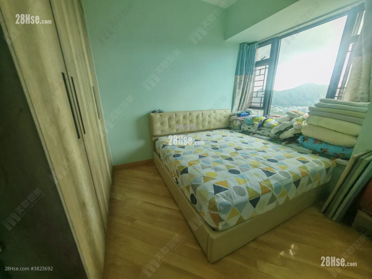 Yoho Midtown Sell 3 Bedrooms , 2 Bathrooms 901 ft²