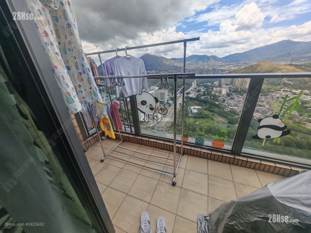 Yoho Midtown Sell 3 Bedrooms , 2 Bathrooms 901 ft²