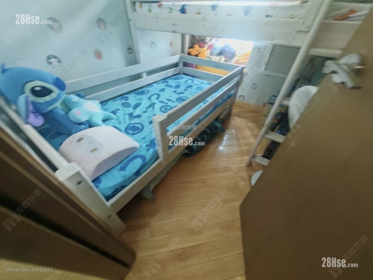 Yoho Midtown Sell 3 Bedrooms , 2 Bathrooms 901 ft²