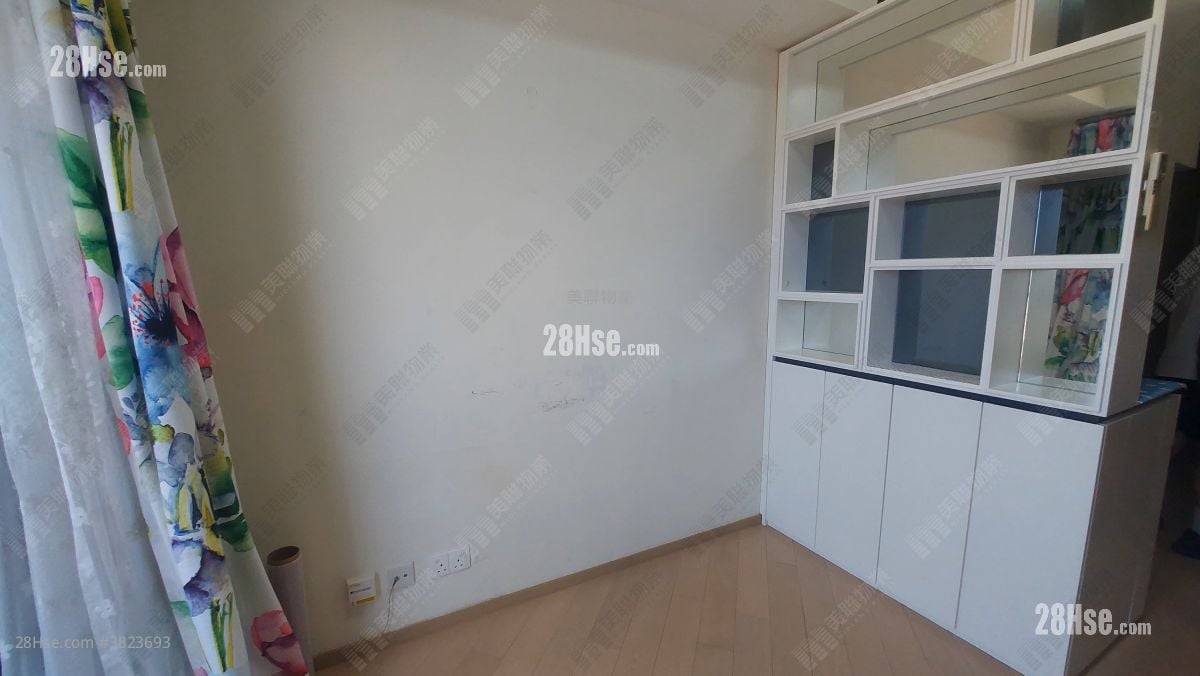 Twin Regency Sell 1 Bedroom , 1 Bathroom 373 ft²