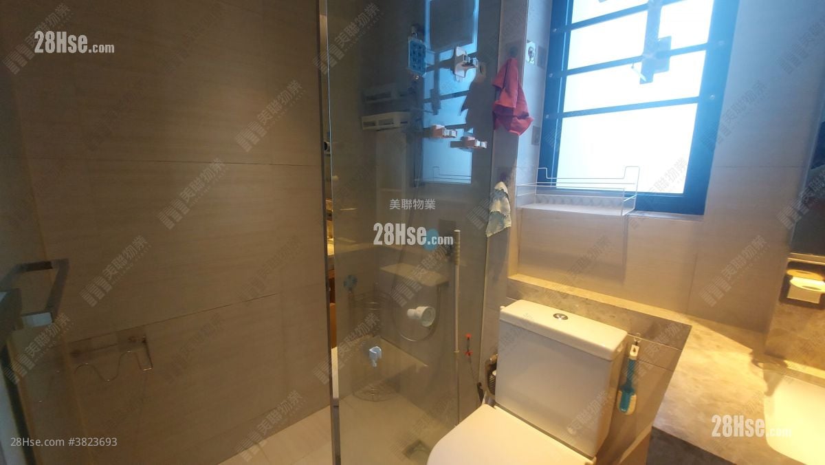 Twin Regency Sell 1 Bedroom , 1 Bathroom 373 ft²