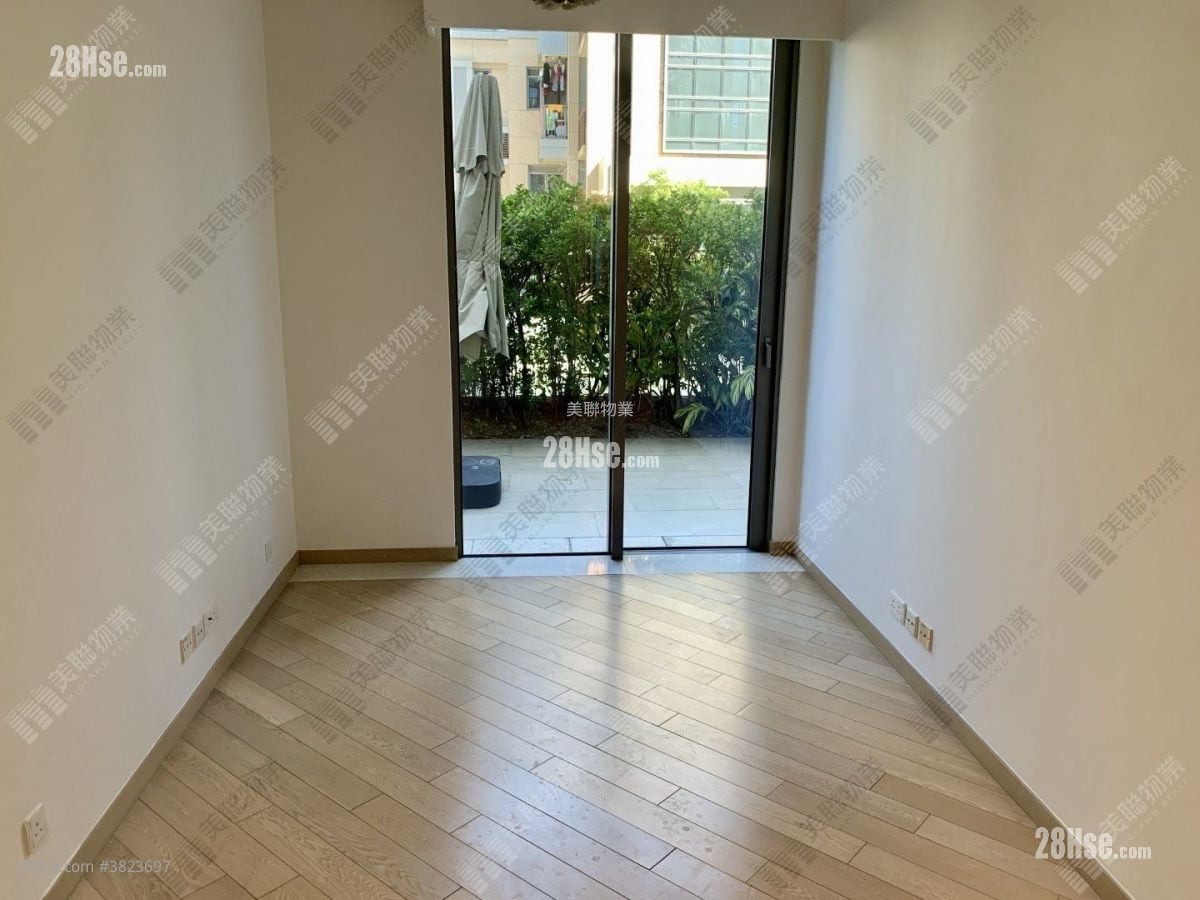 Riva Sell 4 Bedrooms , 3 Bathrooms 1,223 ft²