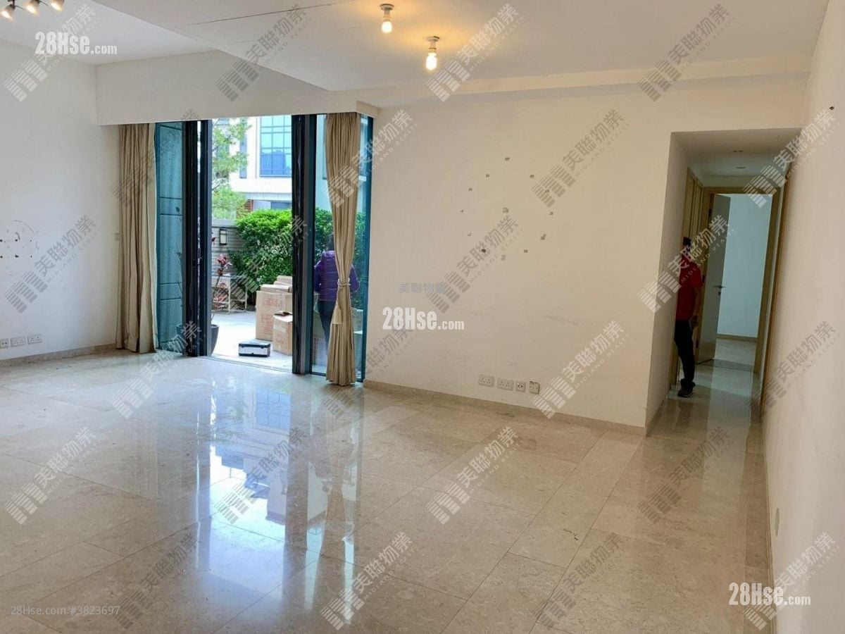 Riva Sell 4 Bedrooms , 3 Bathrooms 1,223 ft²