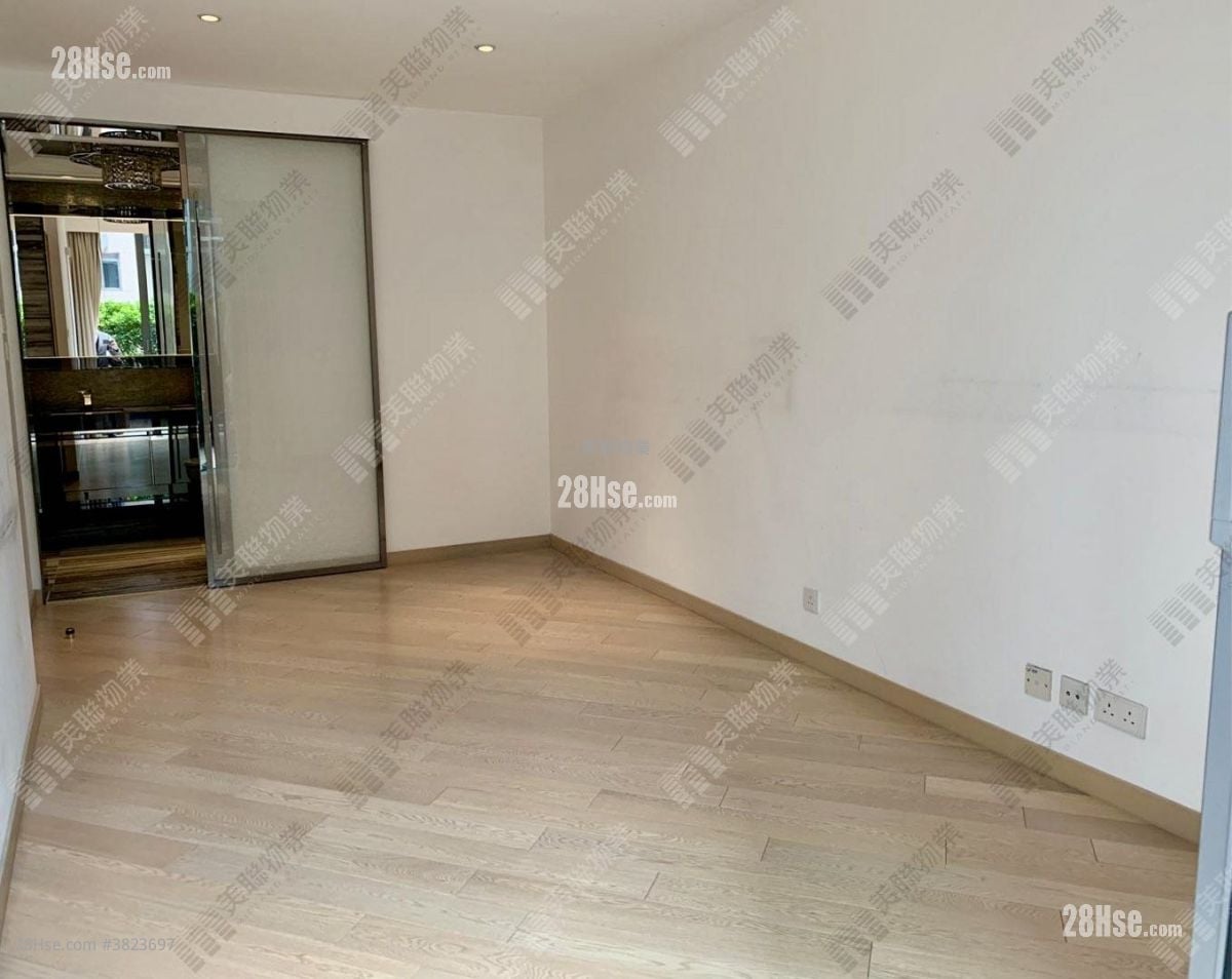 Riva Sell 4 Bedrooms , 3 Bathrooms 1,223 ft²