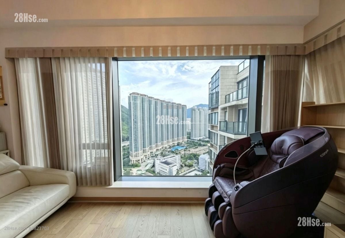 living room: The Visionary Sell 3 Bedrooms , 2 Bathrooms 1,489 ft²