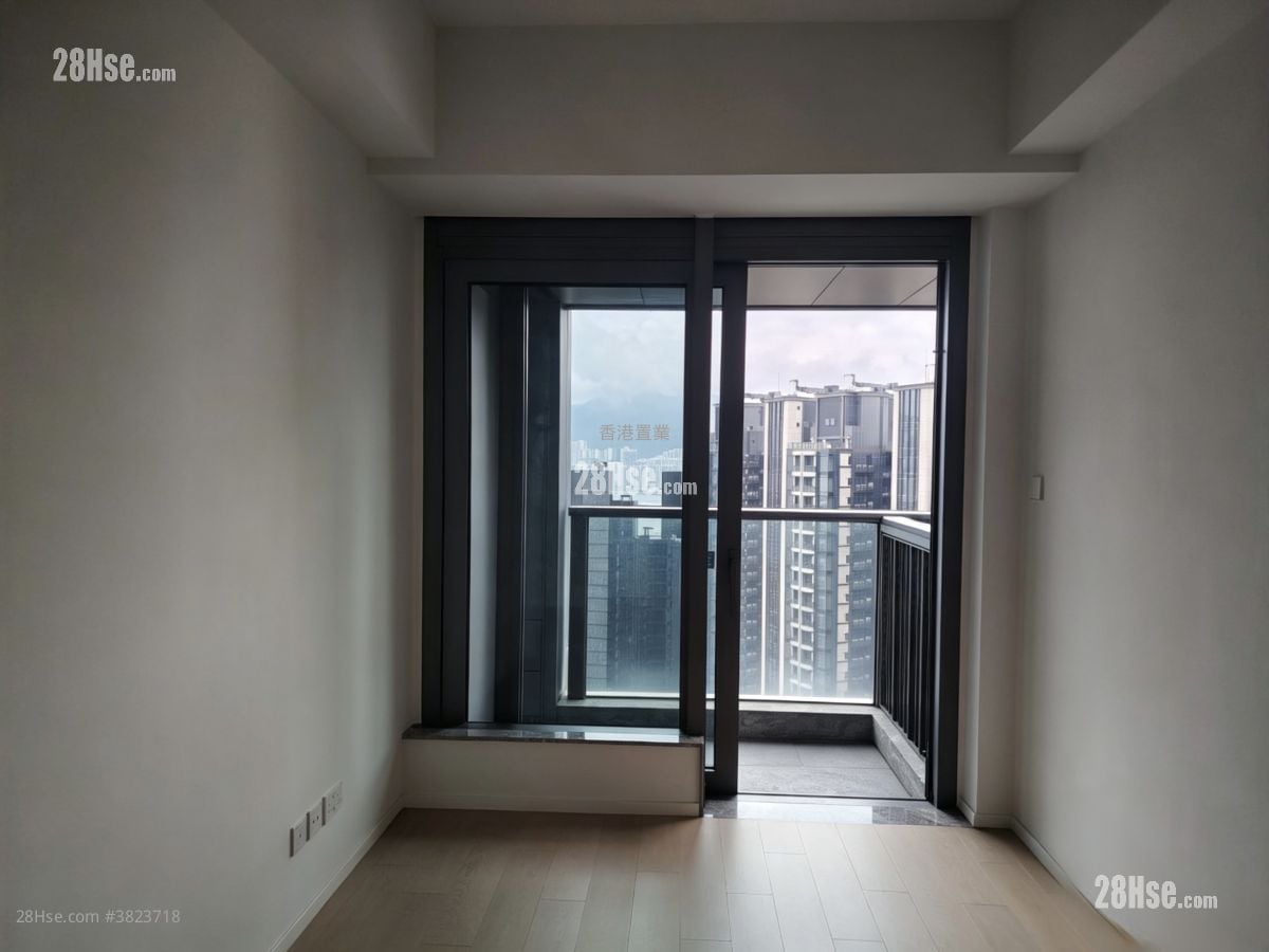 Double Coast 租盤 325 平方呎