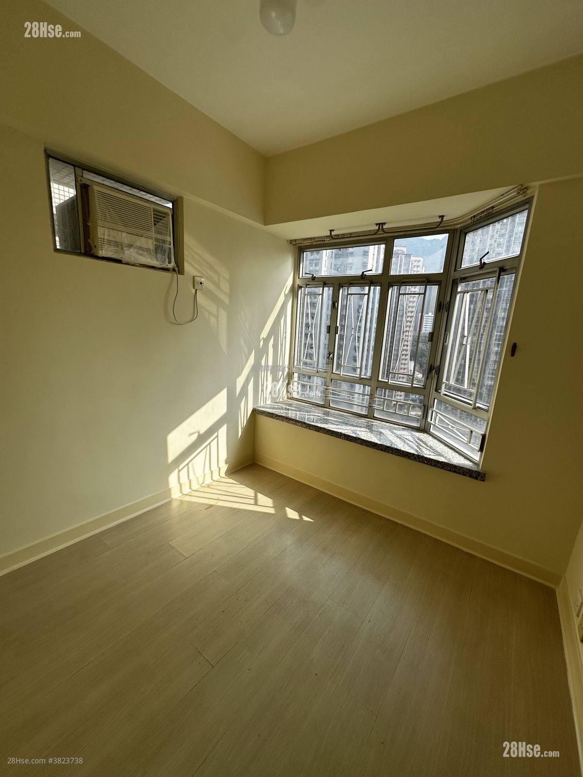 Ma On Shan Centre Sell 2 Bedrooms , 1 Bathroom 375 ft²