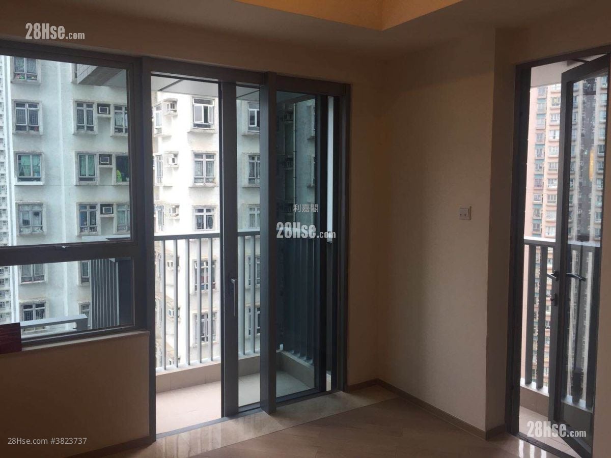 Eight Regency Sell 310 ft²