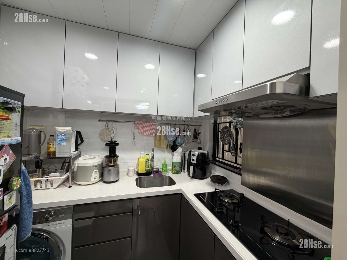 Bayview Garden Sell 3 Bedrooms , 2 Bathrooms 610 ft²