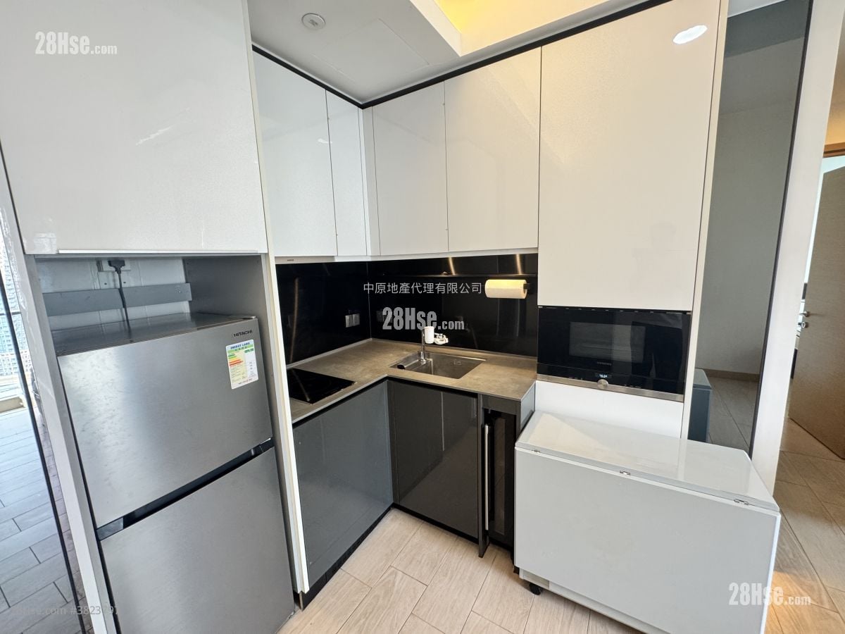 Century Link Sell 2 Bedrooms , 2 Bathrooms 484 ft²