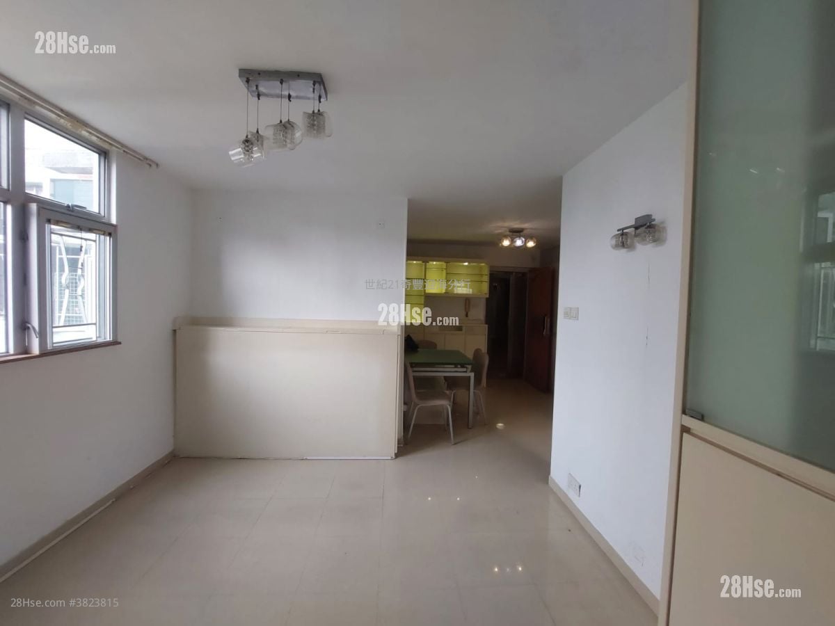 富宝花园 售盘 3 房 , 2 浴室 592 平方尺