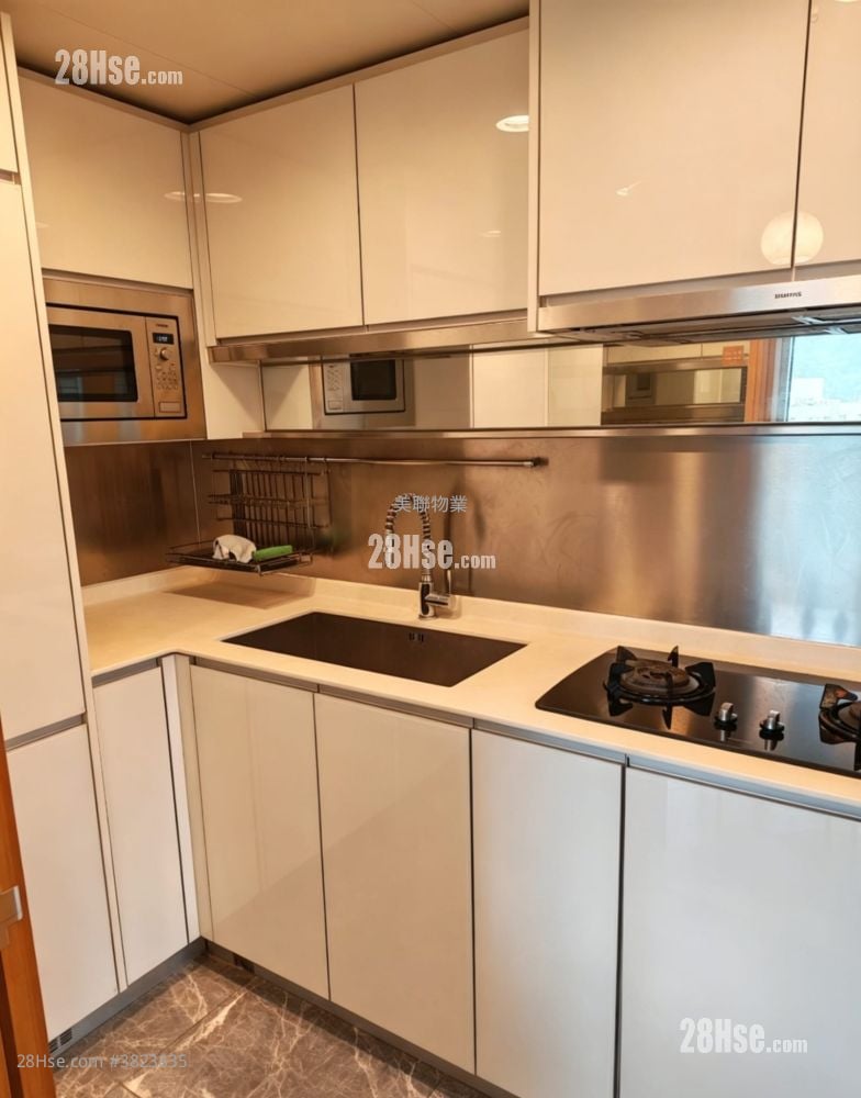 厨房: 珑门 售盘 1 房 379 平方尺