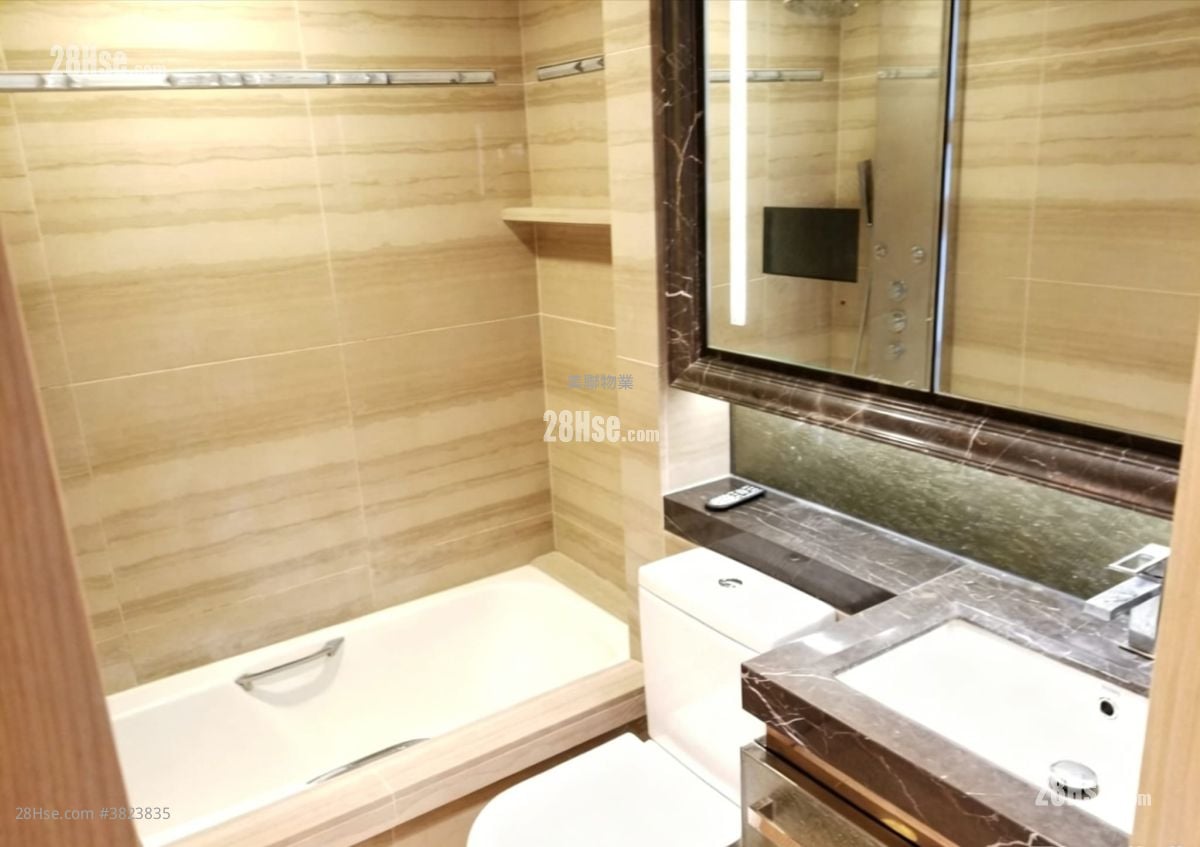 浴室: 珑门 售盘 1 房 379 平方尺