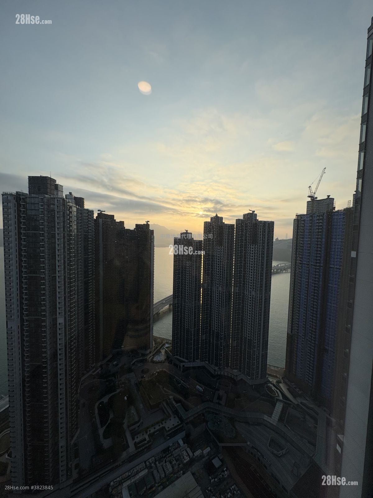 Seasons Place 售盘 2 房 , 1 浴室 443 平方尺