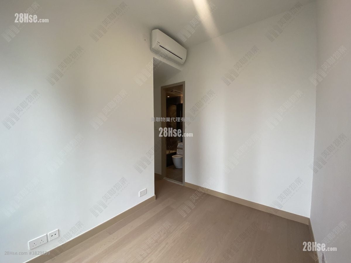 Grand Seasons Rental 716 ft²