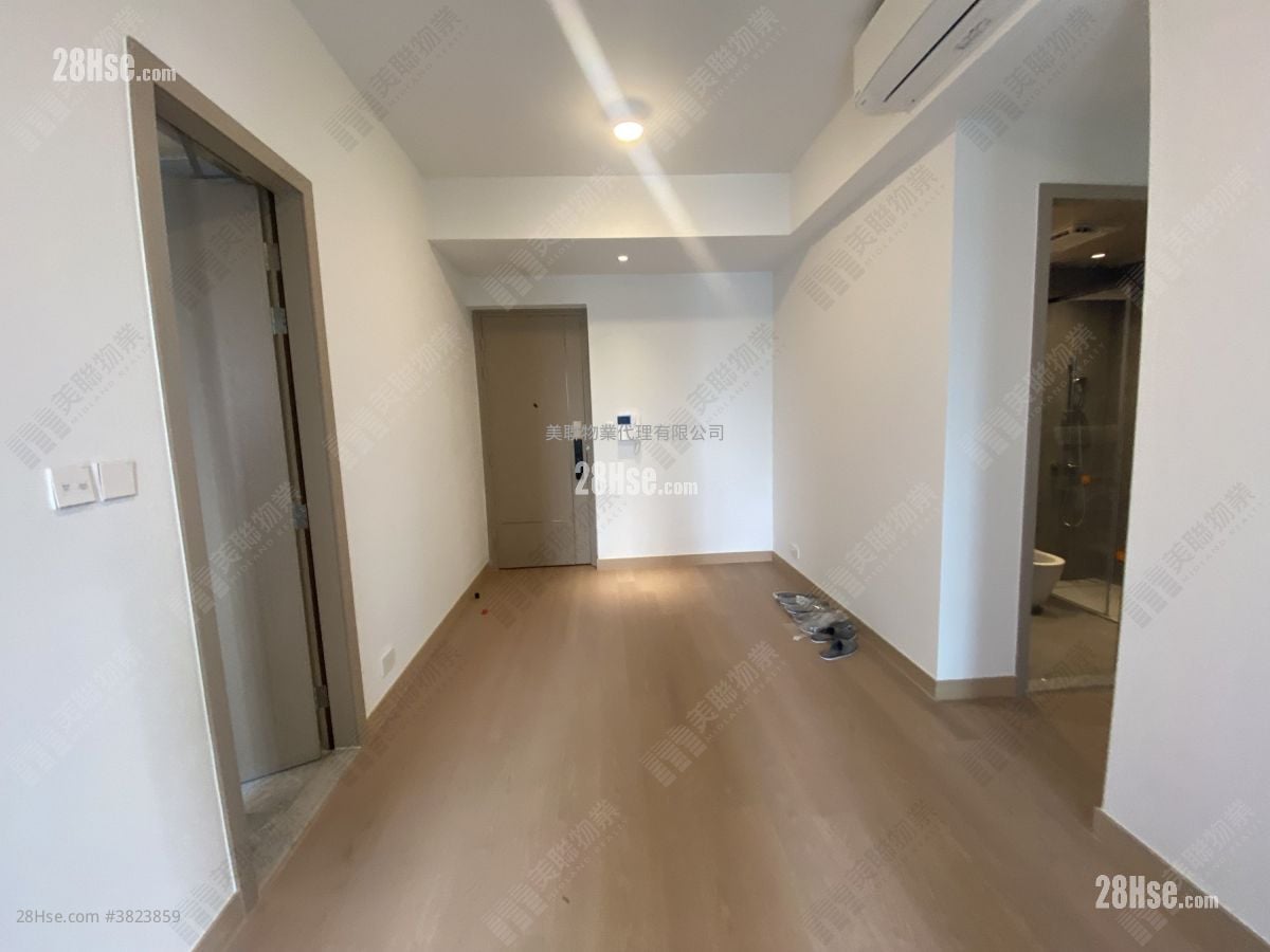 Grand Seasons Rental 716 ft²