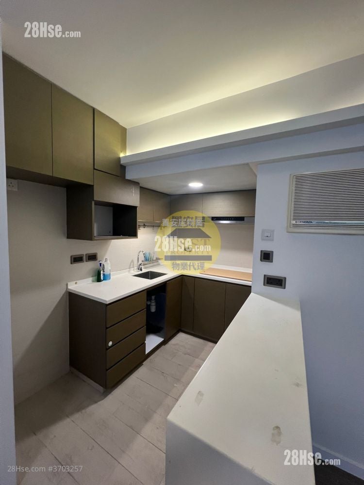 Marina Garden Sell 4 Bedrooms , 1 Bathroom