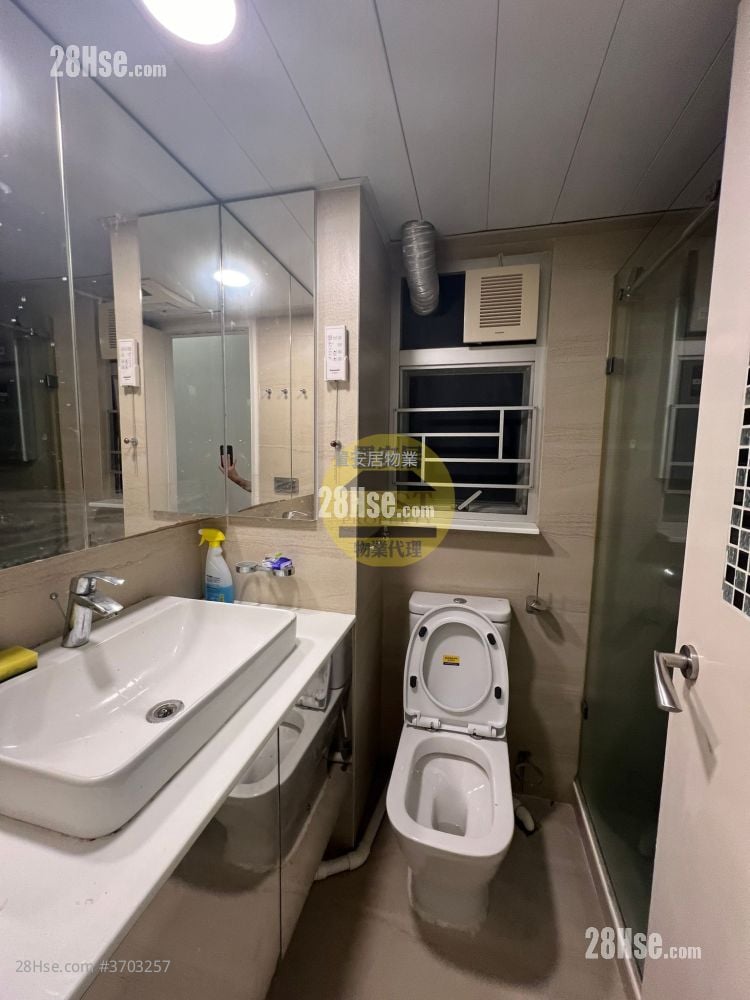 Marina Garden Sell 4 Bedrooms , 1 Bathroom