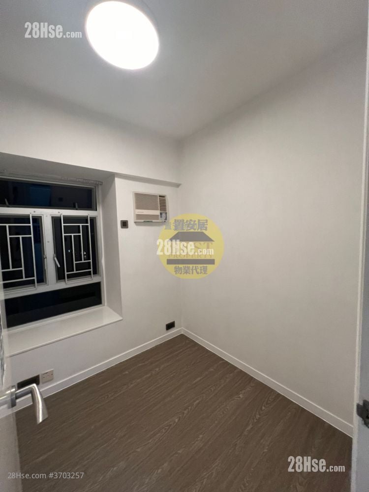 Marina Garden Sell 4 Bedrooms , 1 Bathroom