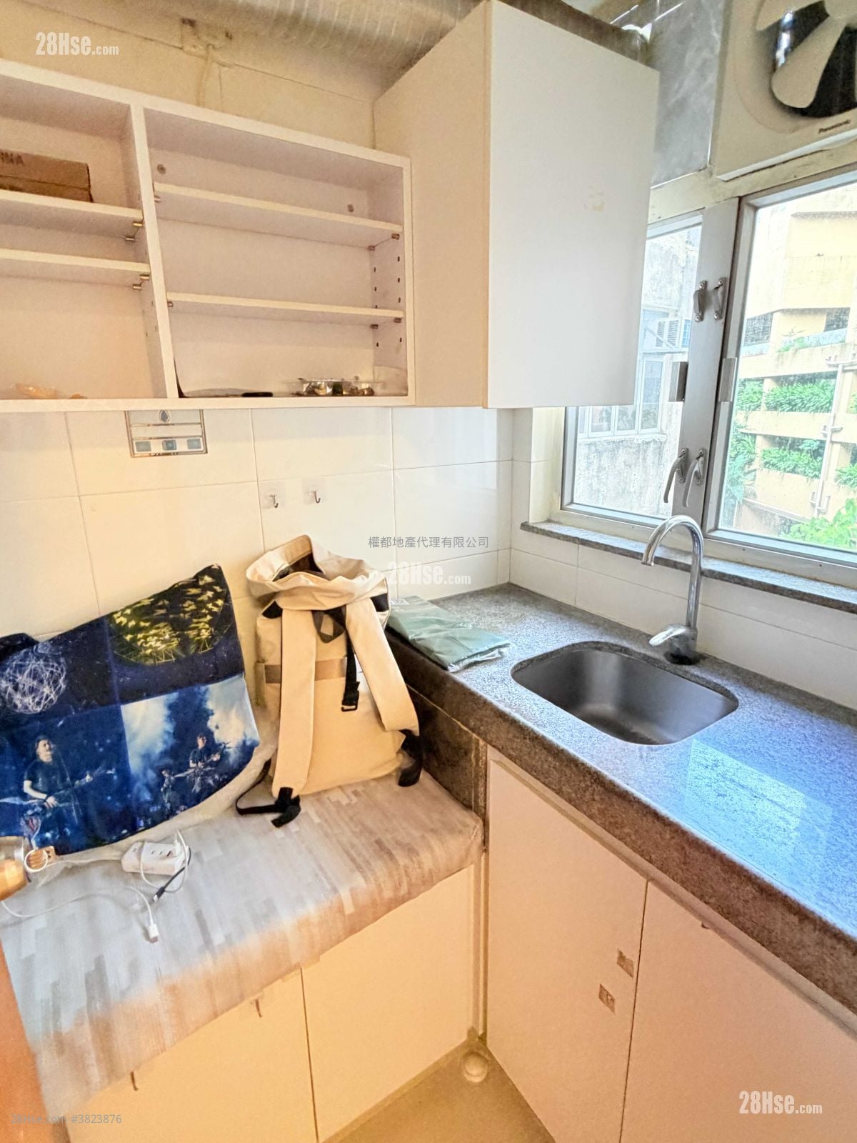 鳳寶大廈 租盤 2 房 , 1 浴室 306 平方呎