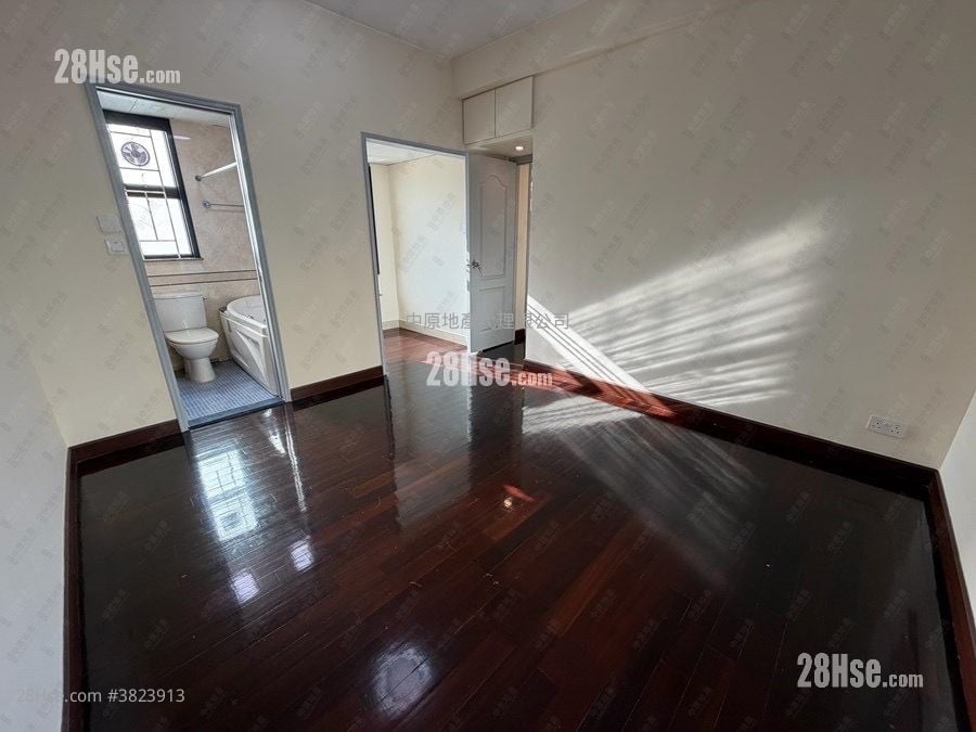 Villa Pinada House Sell 2 Bedrooms 589 ft²