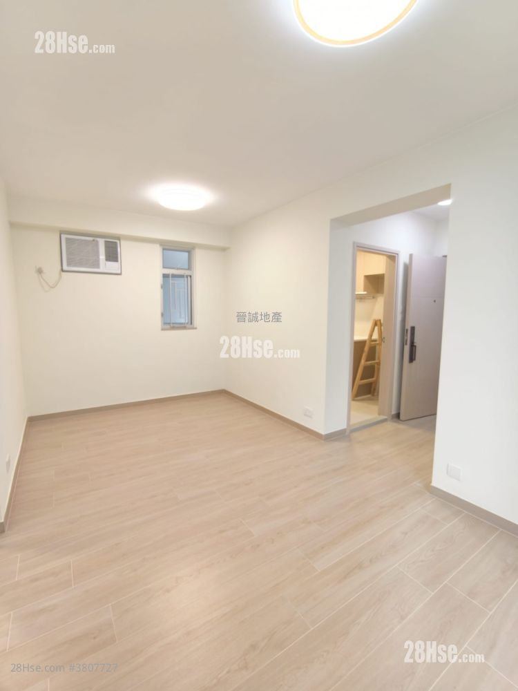 Lido Garden Rental 3 Bedrooms , 1 Bathroom 570 ft²